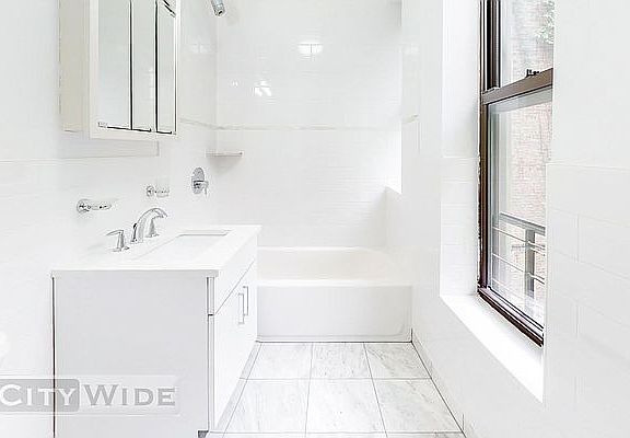 4th image of 234 E 89th St APT 1W