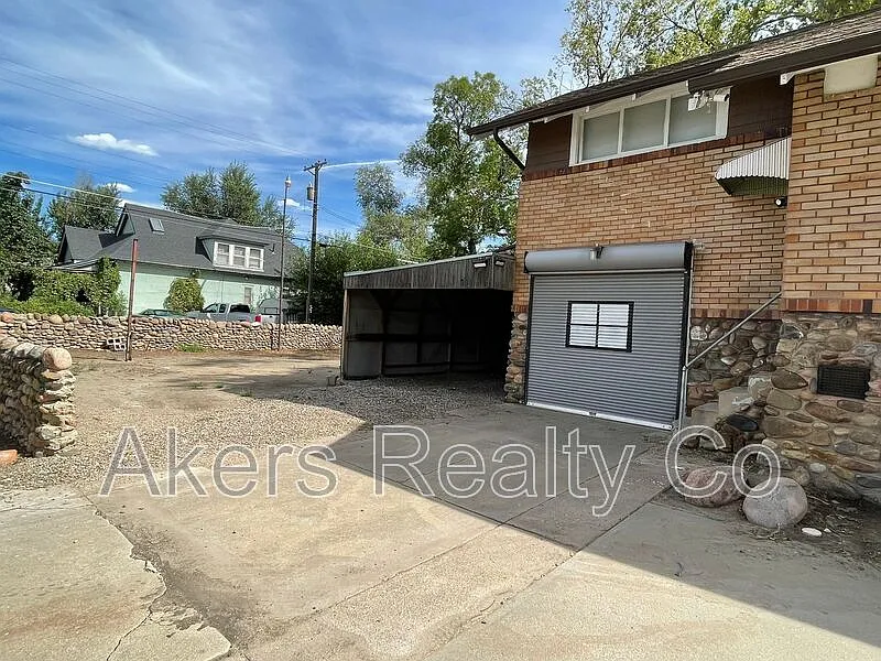 3 bed, 1.0 bath, 1464 sqft, $1,500 — Photo 2