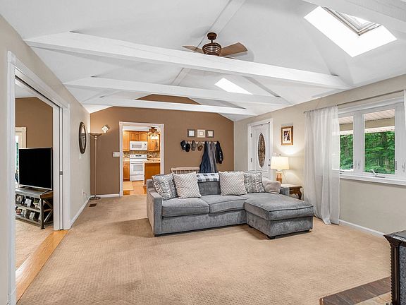 4th image of 31 Leonard Drive