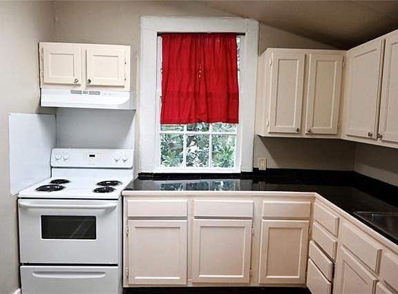 5th image of 1605 Lowerline St