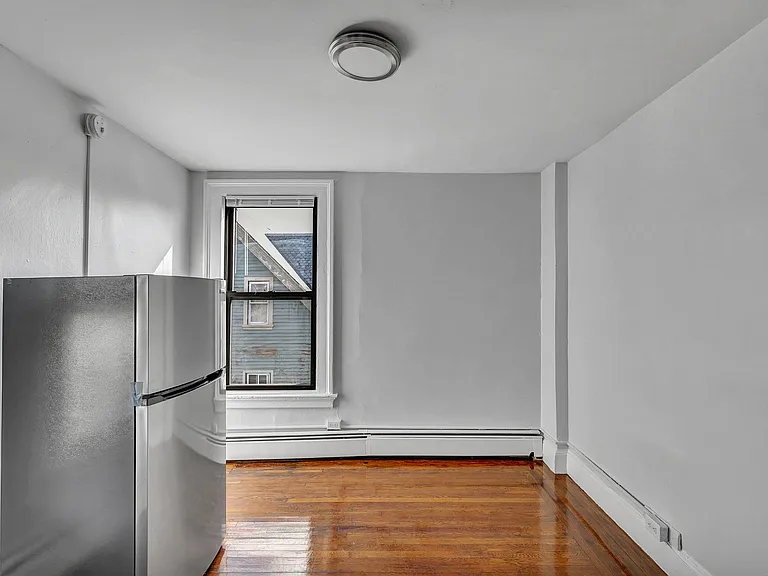 33 Howe St #35 — Photo 33