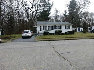 12 Torrington Cir, Warwick, RI 02889