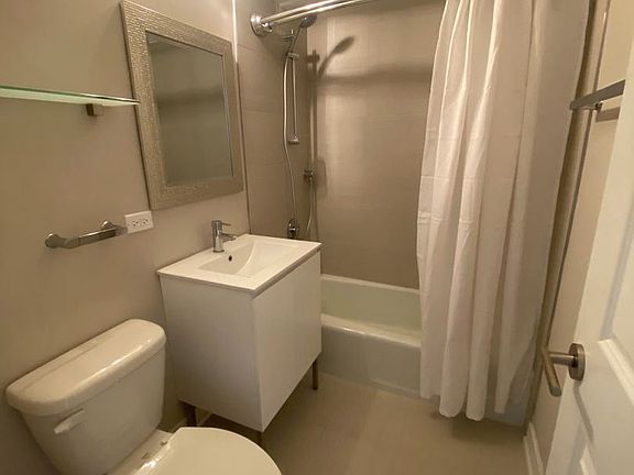 3rd image of 9612 N Greenwood Ave #3H
