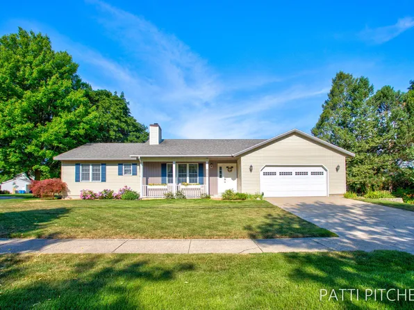 1107 S Griffin St, Grand Haven, MI 49417