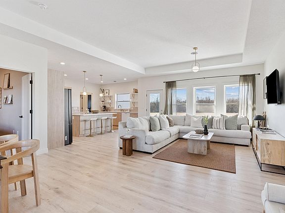 5th image of 105 Pine Ridge Rd