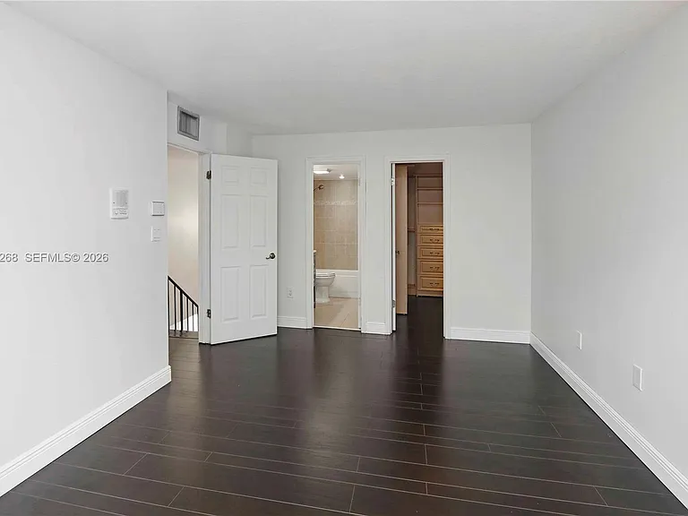 12340 SW 20th Ter #12340 — Photo 13