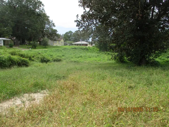 503 W Hinton Ave, Lumberton, MS 39455