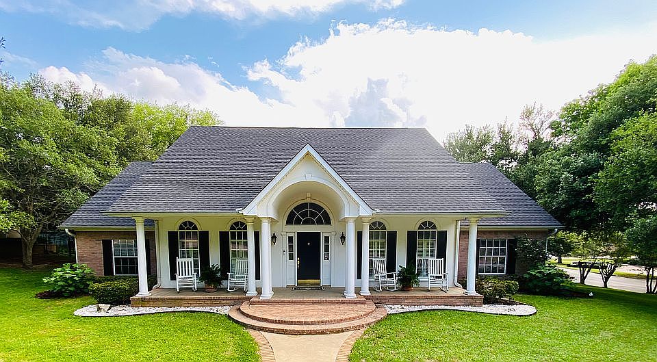 1st image of 1106 Williamsburg Dr