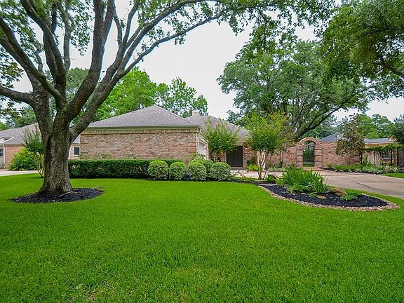 2nd image of 1035 Dominion Dr
