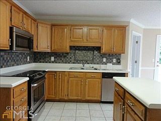 4th image of 3523 Tiffany Dr SE