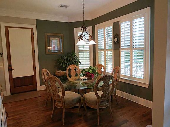 5th image of 34 Beverly Garden Dr