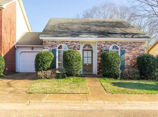 4 Stanford Ct, Jackson, MS 39211