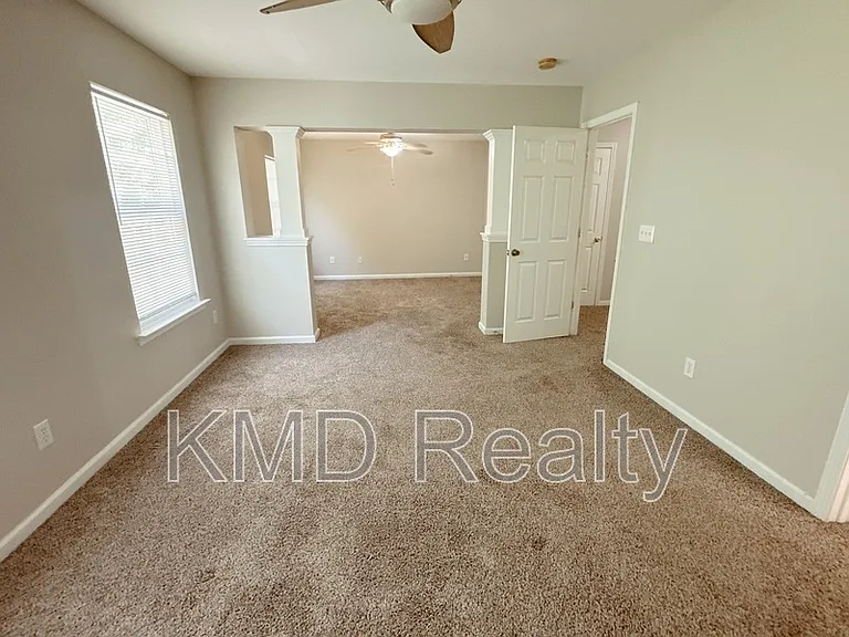 7629 Abigail Glen Dr — Photo 11