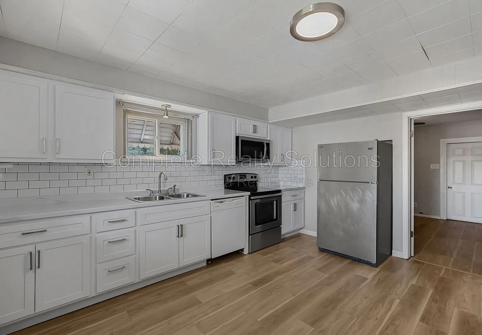 3 bed, 1.0 bath, 970 sqft, $1,185 — Photo 4