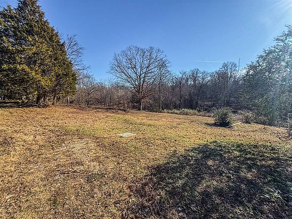 5th image of 6000 Barren River Rd