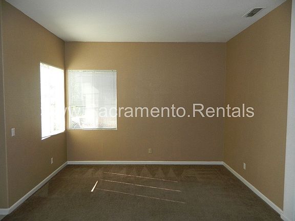 2nd image of 61 White Birch Ct