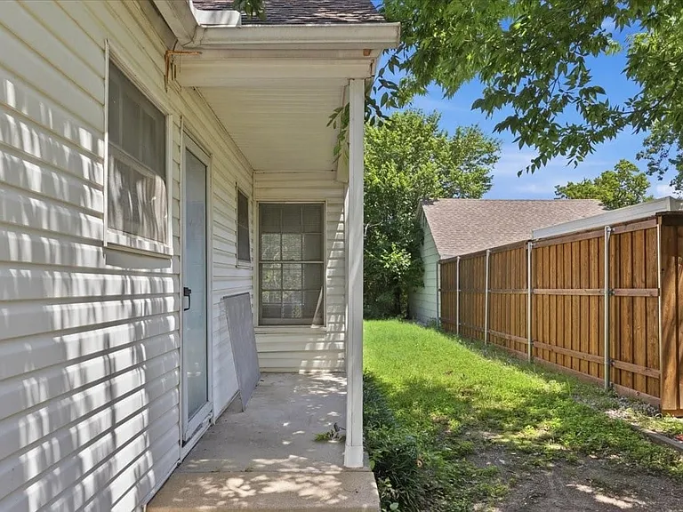 3908 Linden Ave — Photo 21