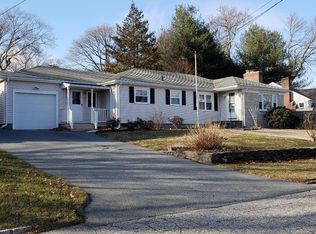 44 Chatham Rd, Cranston, RI 02920