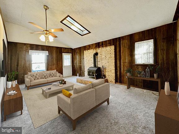 3rd image of 518 Broadcreek Dr