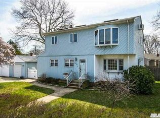 3992 Marilyn Dr, Seaford, NY 11783