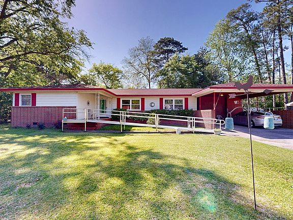 2nd image of 200 Pinecrest Dr