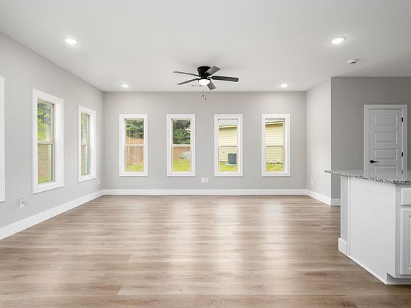 5th image of 303 21st Ave