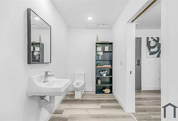 2837 San Marino St — Photo 11