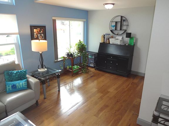 5th image of 1401 Beaumont Cir