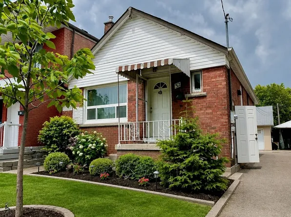 32 Belgravia Ave, Toronto, ON M6E 2M5