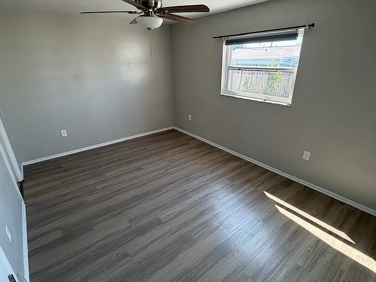 7520 Hawthorn Dr — Photo 7