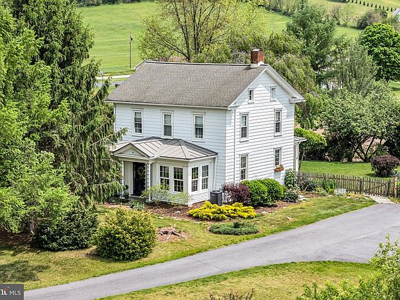 3rd image of 5867 Waggoners Gap Rd