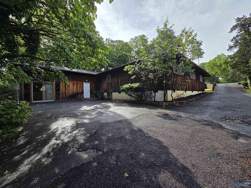1st image of 1209 Governors Dr SE