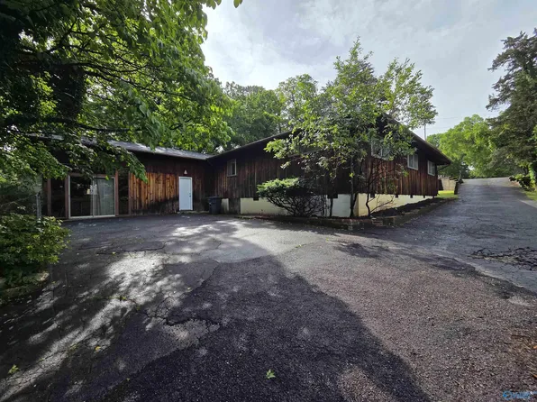 1209 Governors Dr SE, Huntsville, AL 35801