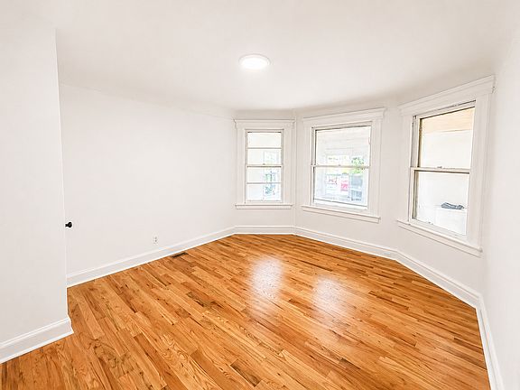 3rd image of 18 Farley Ave #1