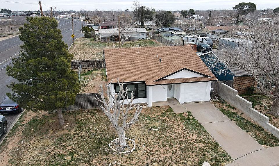 1st image of 540 Avenue A Cir