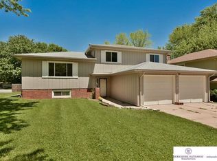 3208 Redwing Dr, Bellevue, NE 68123