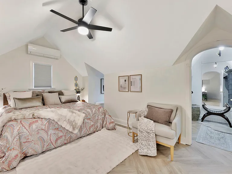 427 N Battin Ave — Photo 62