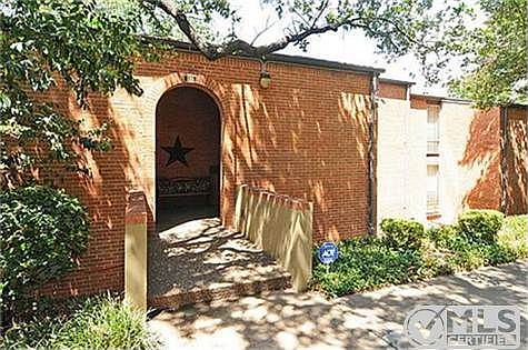 1st image of 538 E Avenue J APT B