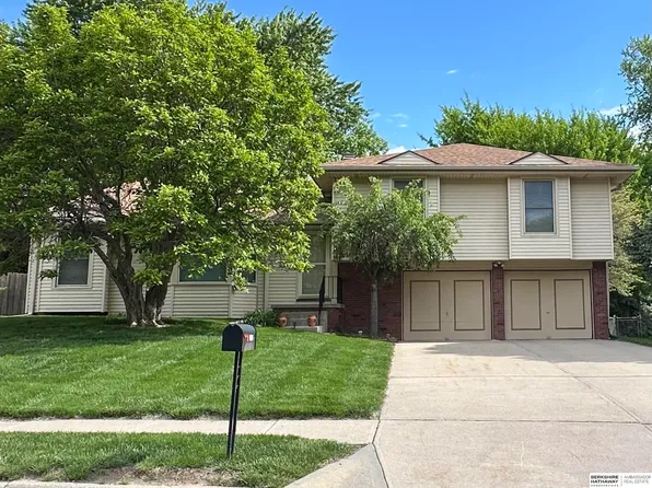 13412 Montclair Dr, Omaha, NE 68144