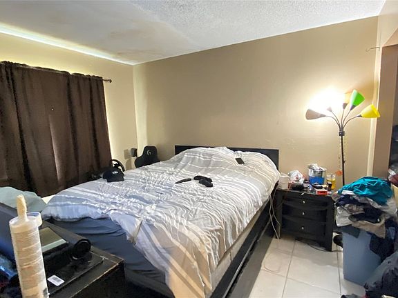 4th image of 1126 NW 4th Avenue
