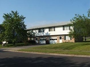 4716-4720 Maple Spur Dr, Stow, OH 44224