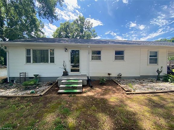 2nd image of 839 Walker St