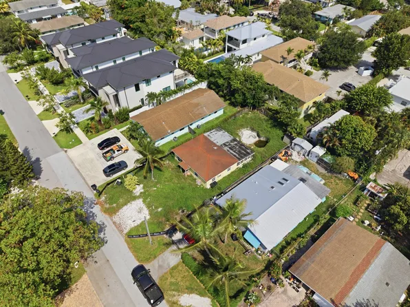 245 NE 11th Street, Delray Beach, FL 33483