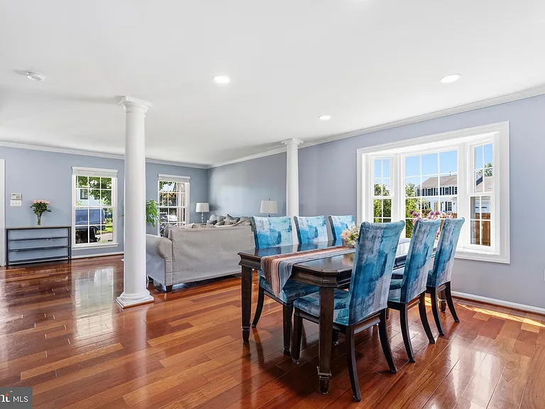 13922 Rutgers Ct — Photo 15