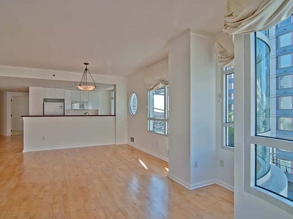 2nd image of 403 Main St APT 515N
