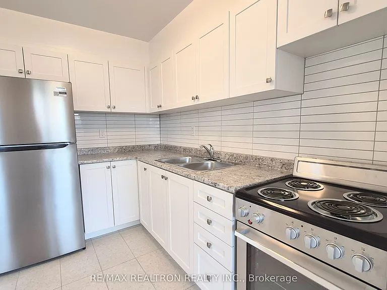 21 Vaughan Rd #307 — Photo 9