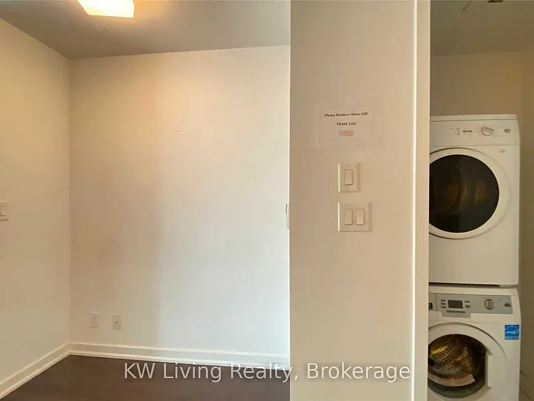 12 York St #406 — Photo 4