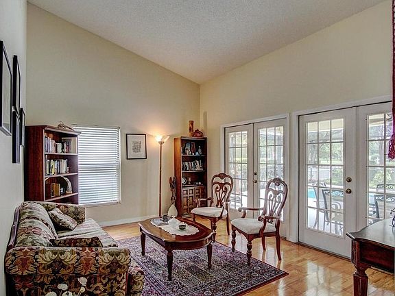 5th image of 3281 Glenridge Ct