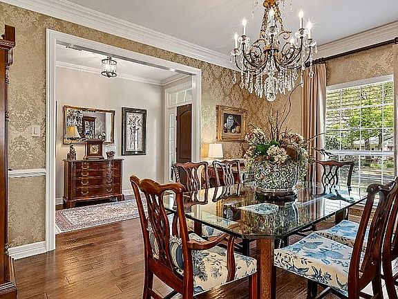 5th image of 10085 Westwind Dr