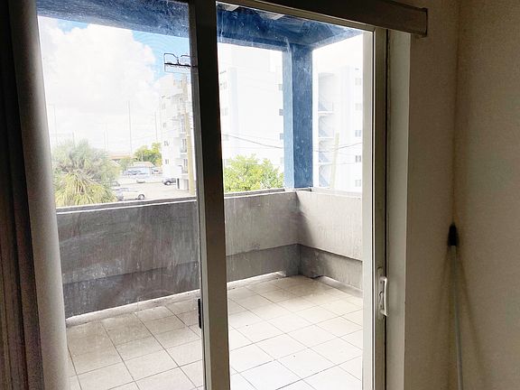 5th image of 1005 NW 21st Ct APT 202